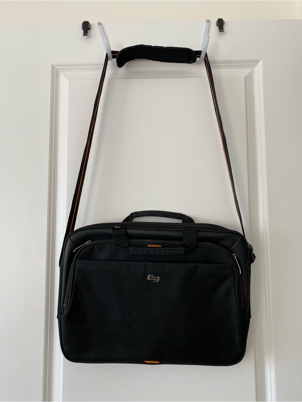 Solo New York Laptop Bag with shoulder strap EUC